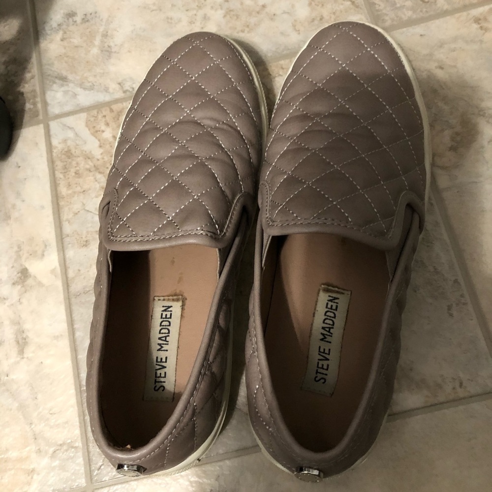 Steve Madden slip ons